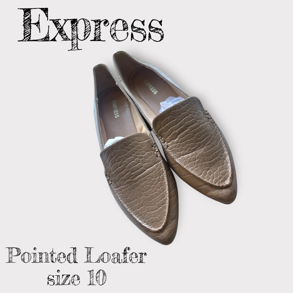 WOMEN'S Express Tan Textured Loafers - SIZE 10
